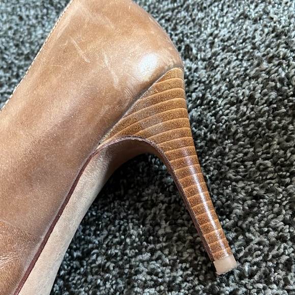 Lands’ End Tan 8.5” Classic Heels - Picture 6 of 6
